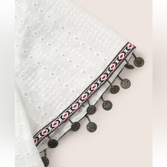 BloomChic Plus Size XL Broderie Anglaise Patchwork Tassel Trim Blouse us14-16 - Picture 5 of 7